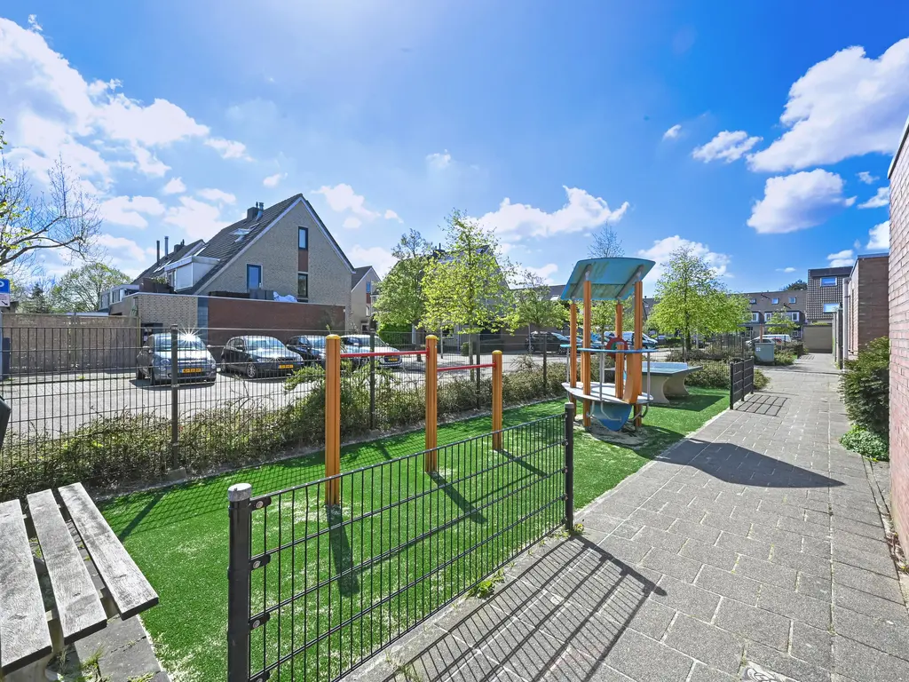 Hondsdraf 49, MAASLAND