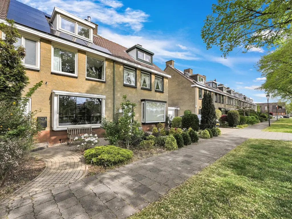 Uiverlaan 46, MAASSLUIS