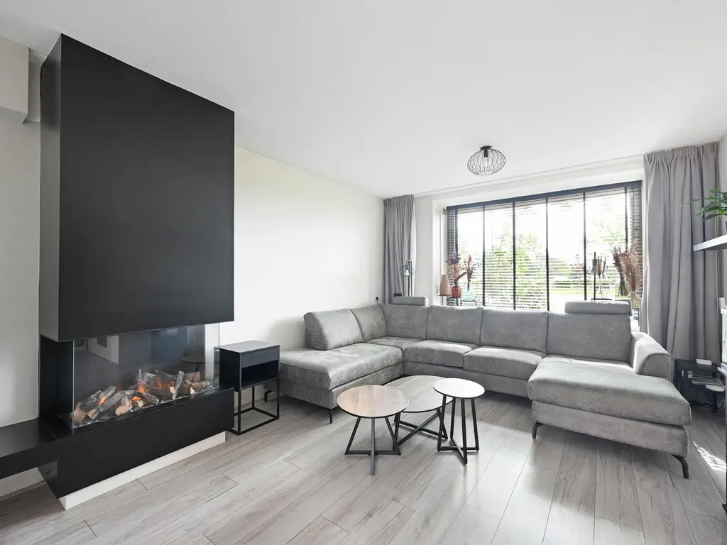 Uiverlaan 46, MAASSLUIS