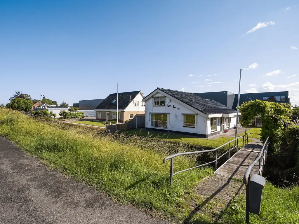Maasdijk 73, MAASDIJK