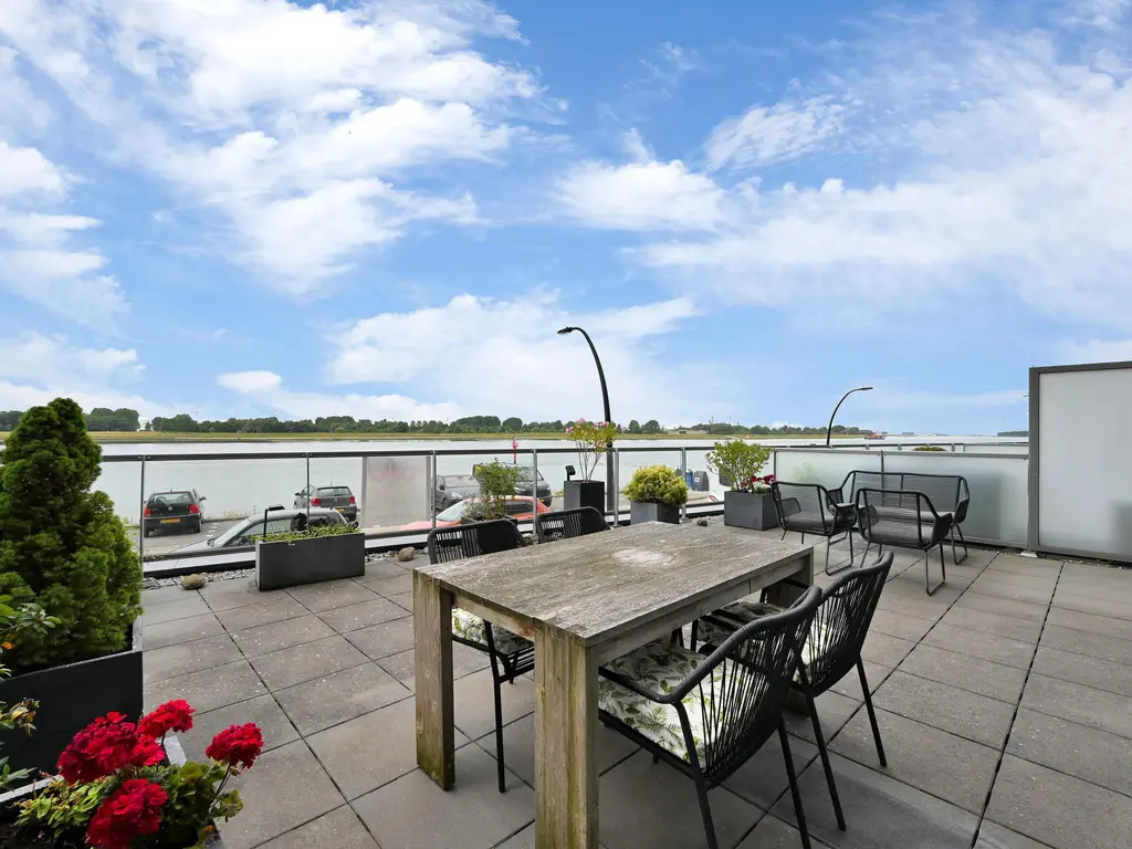 Elbe 46, MAASSLUIS