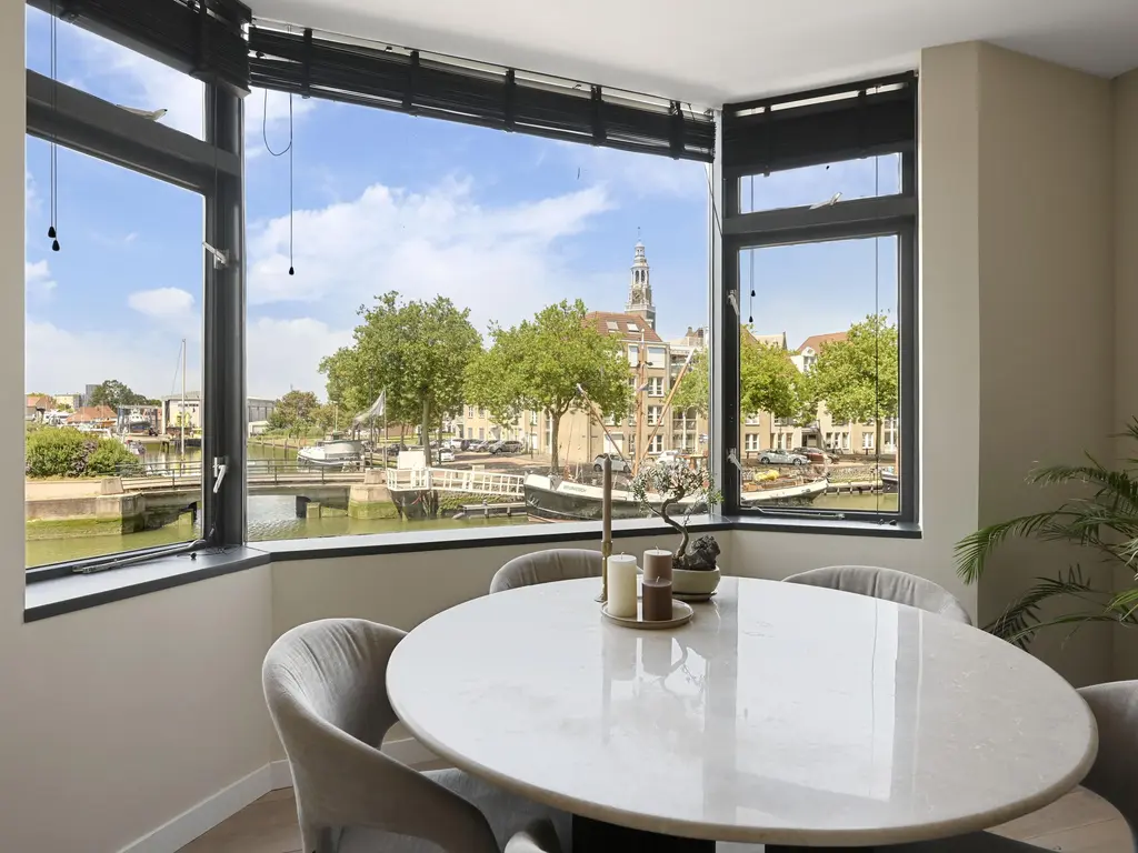 Haven 18RD, MAASSLUIS