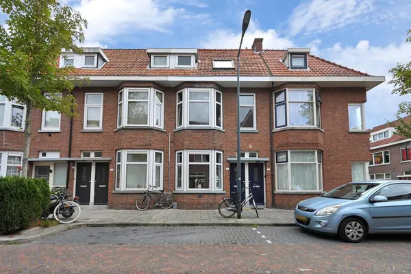 J A Alberdingk Thijmstraat 4B