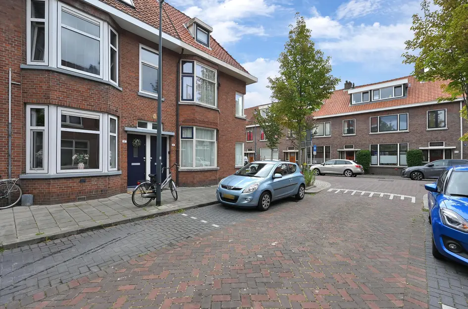 J A Alberdingk Thijmstraat 4B