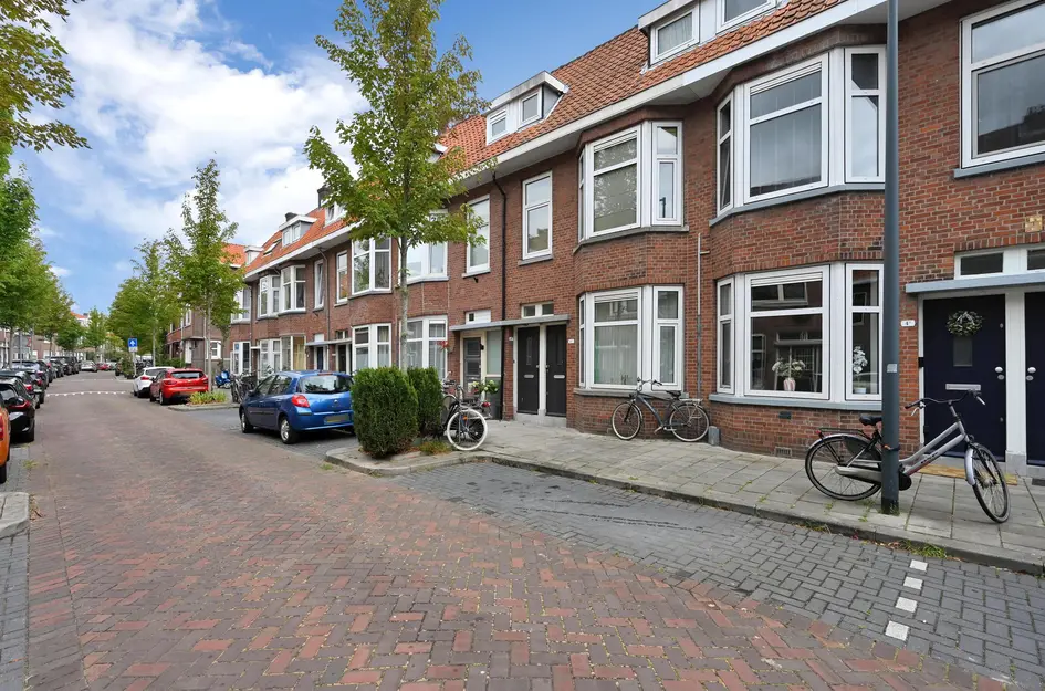 J A Alberdingk Thijmstraat 4B