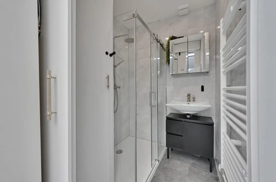 J A Alberdingk Thijmstraat 4B
