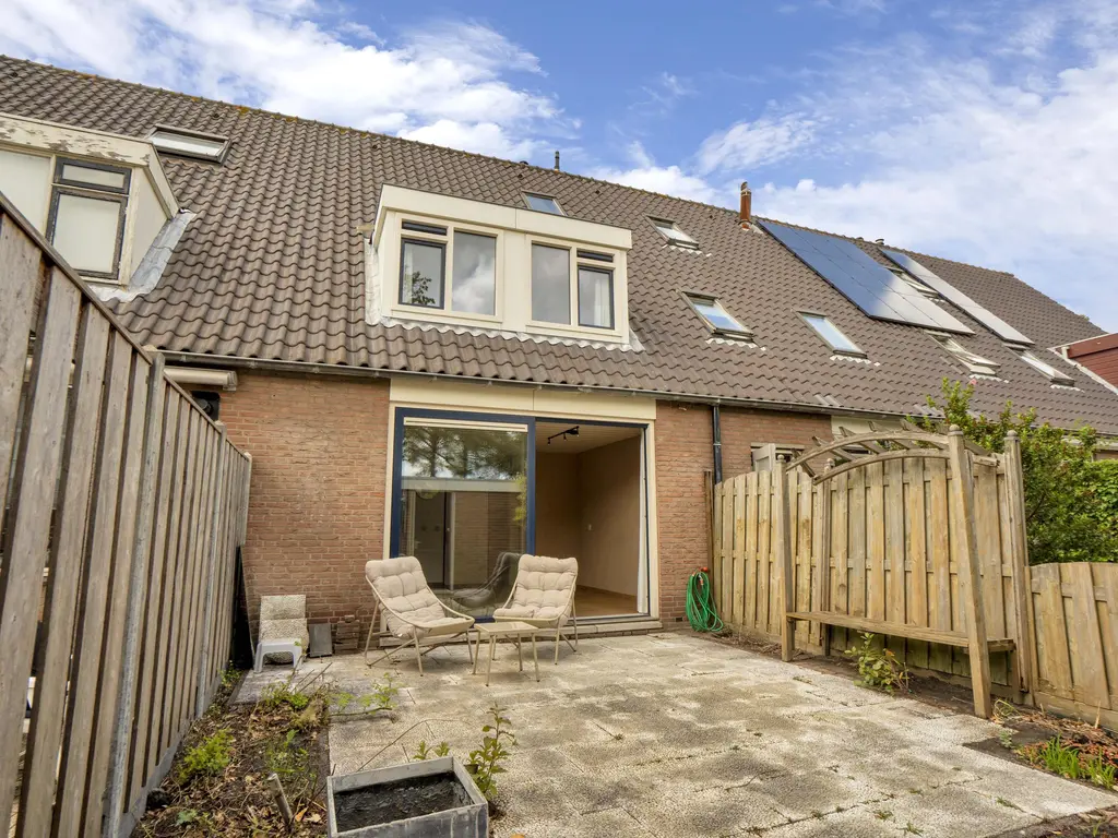 Oudlaan 14, NAALDWIJK