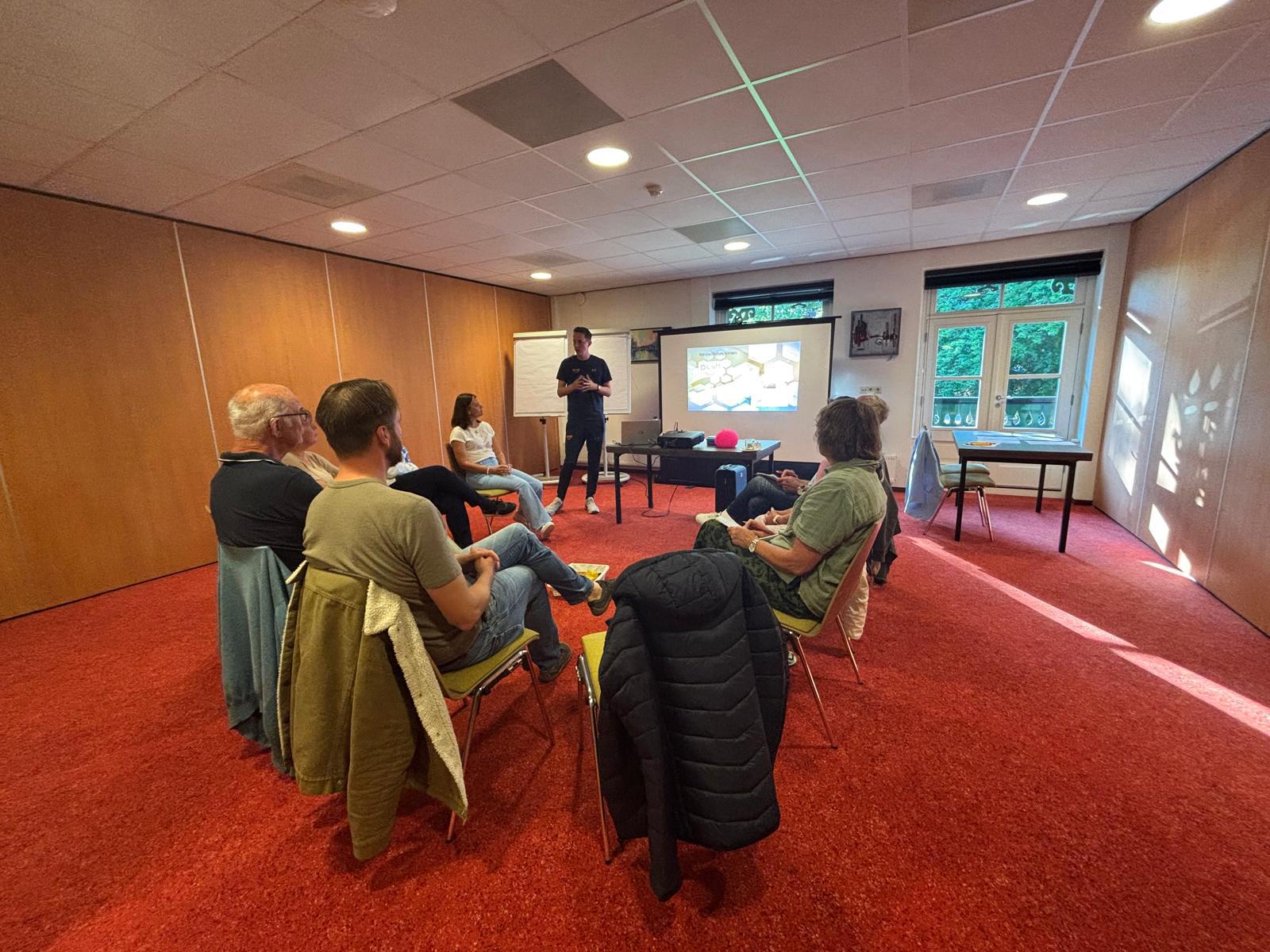 Interessante eerste training meldcode foto