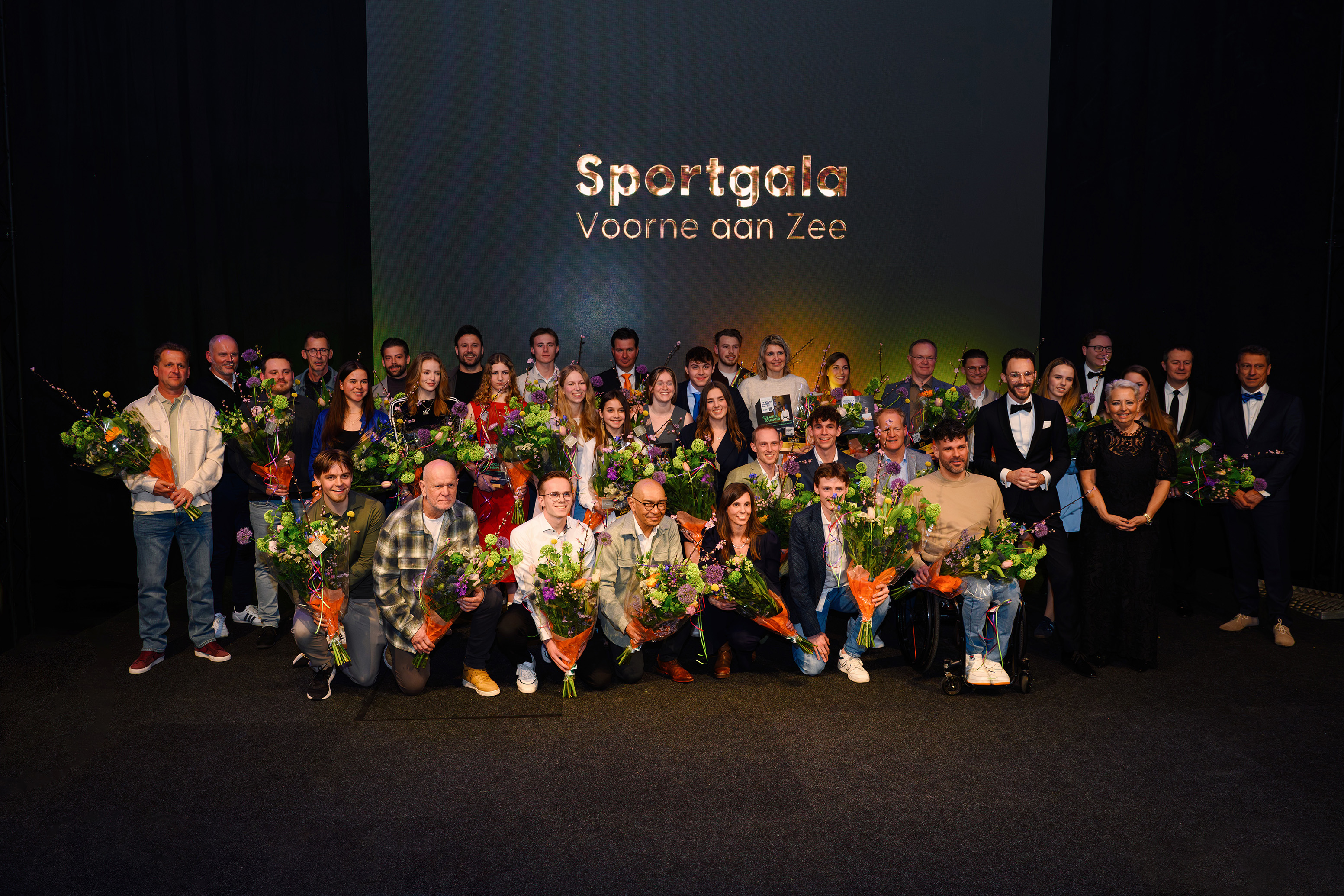 Sporthelden in het zonnetje gezet tijdens eerste Sportgala Voorne aan Zee foto