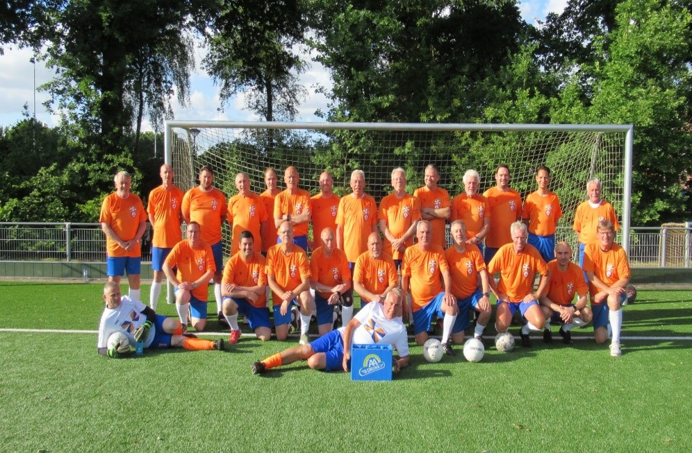 Altijd voetballen bij de veteranen van V.V. Brielle foto