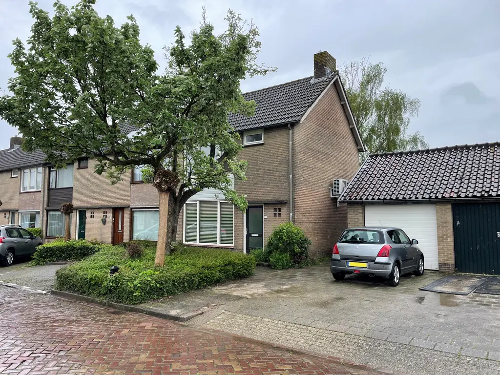 Schansweg 1, Geertruidenberg