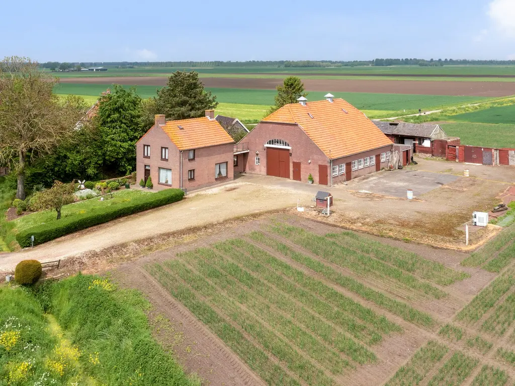 Bosseweg 1., Lage Zwaluwe