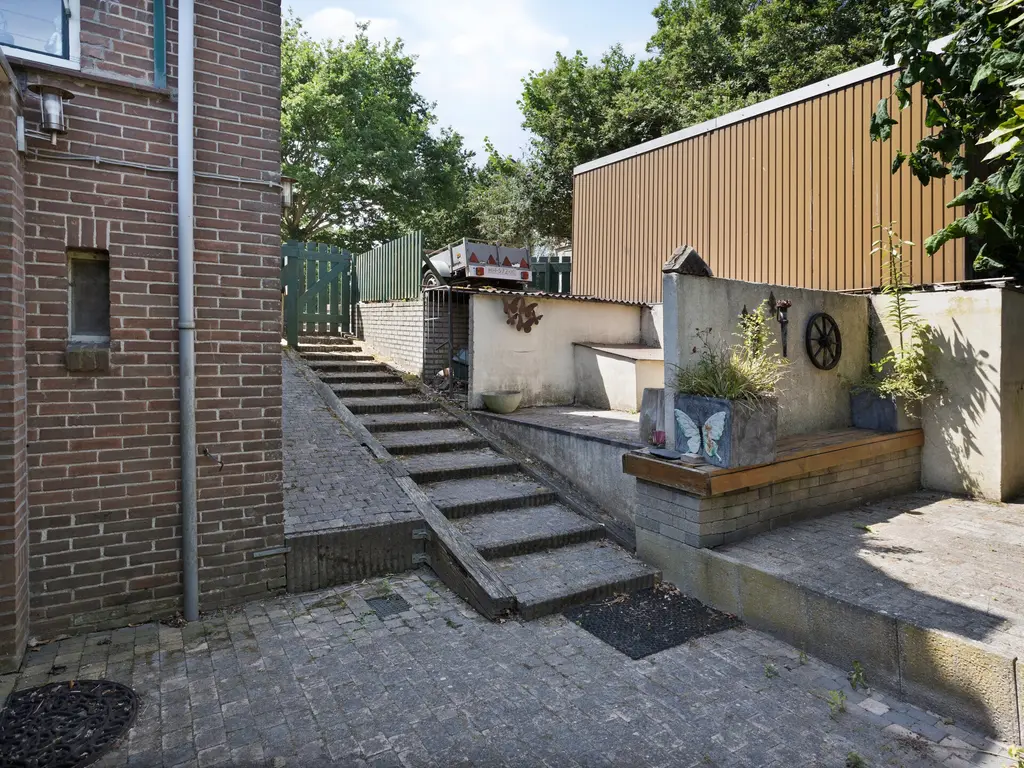 Gaete 16, Lage Zwaluwe