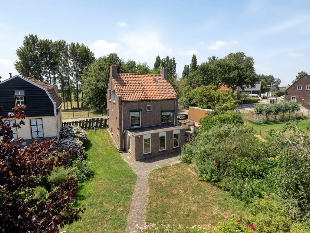 Gaete 16, Lage Zwaluwe