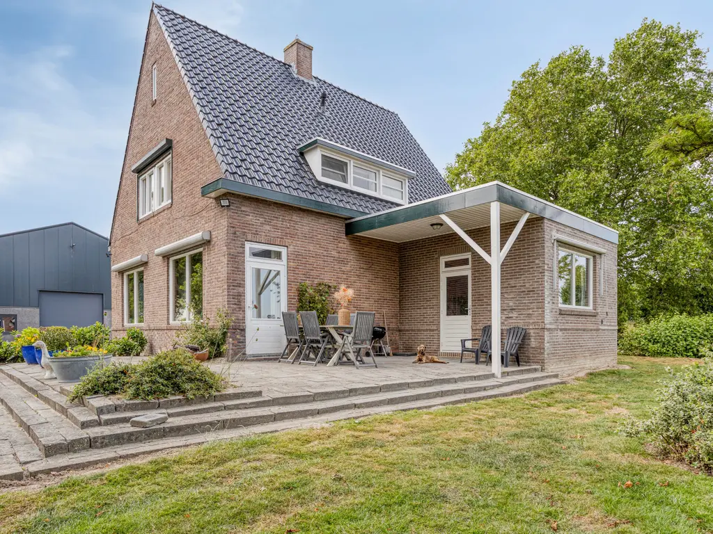 Stelleweg 2, Dinteloord