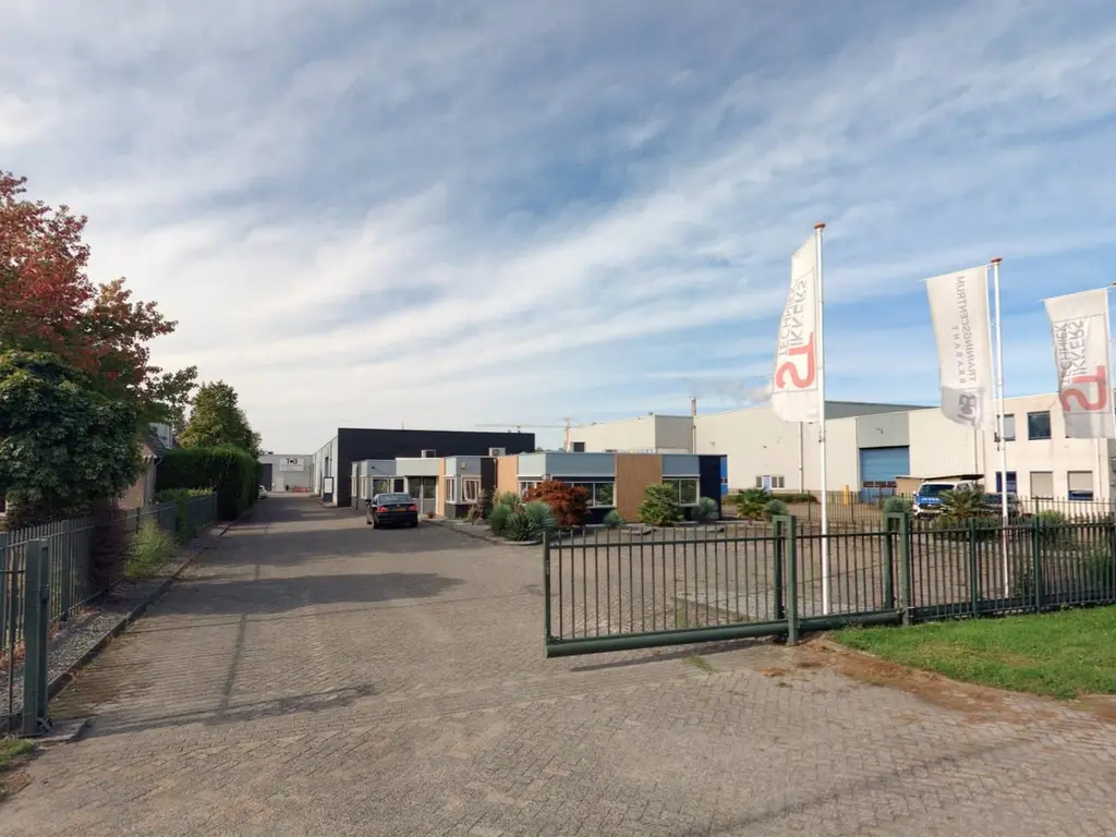 Brasem 26, Raamsdonksveer