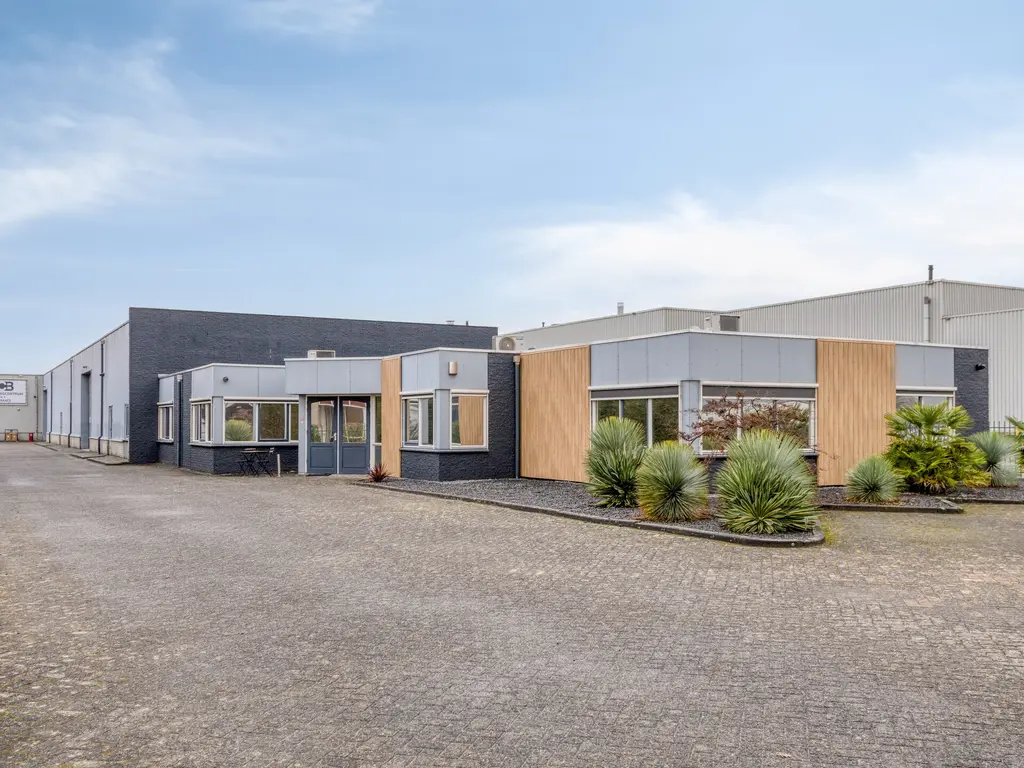 Brasem 26, Raamsdonksveer