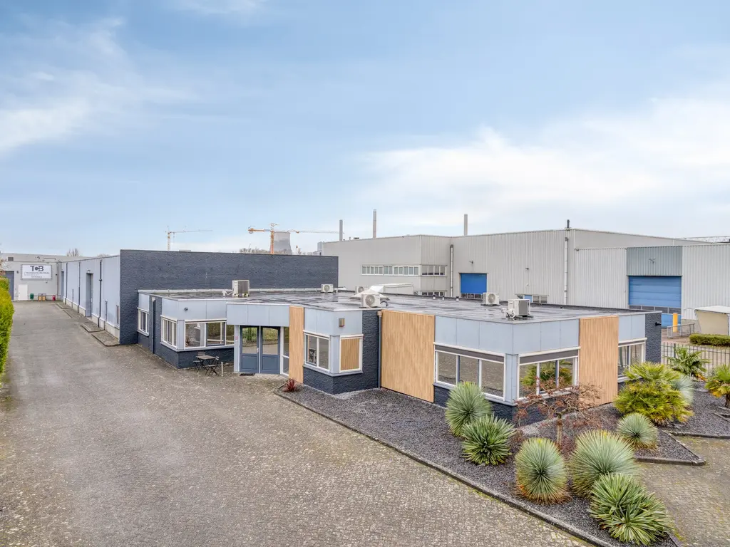 Brasem 26, Raamsdonksveer