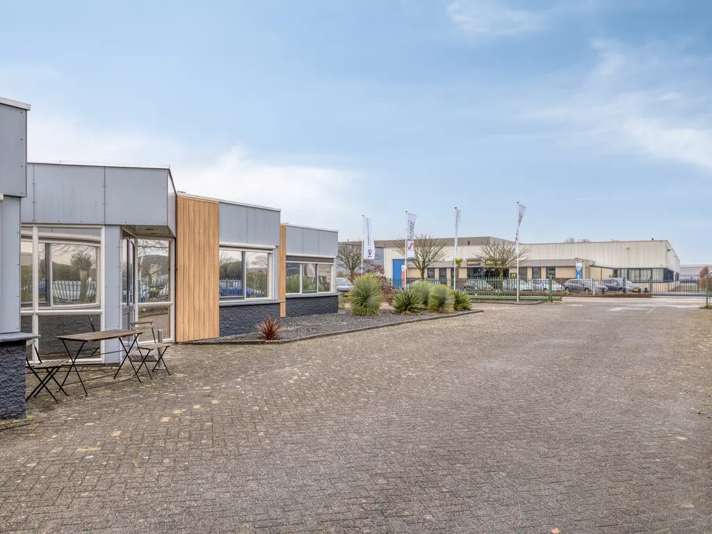 Brasem 26, Raamsdonksveer