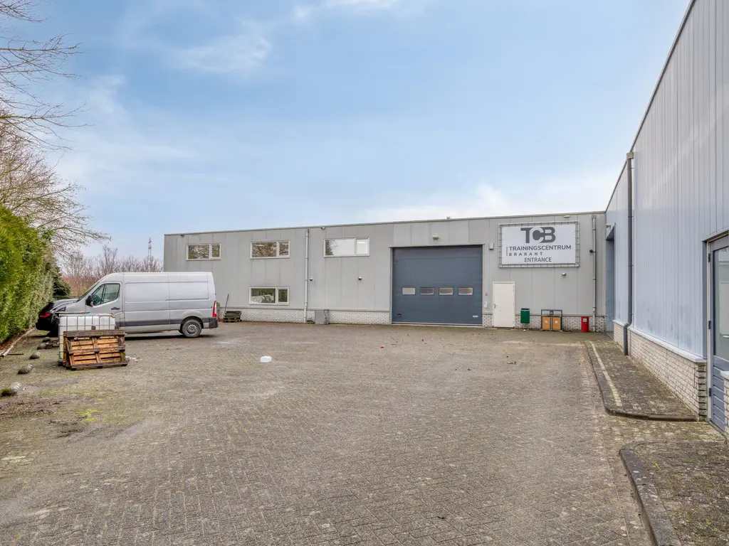 Brasem 26, Raamsdonksveer