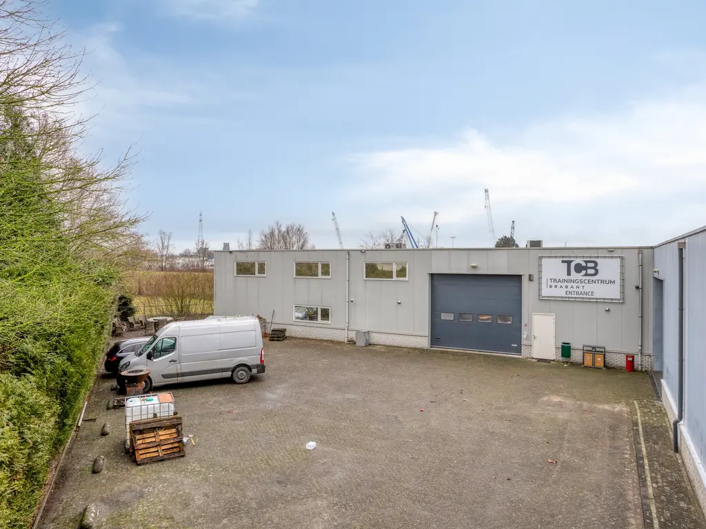 Brasem 26, Raamsdonksveer