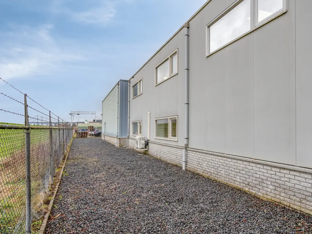 Brasem 26, Raamsdonksveer