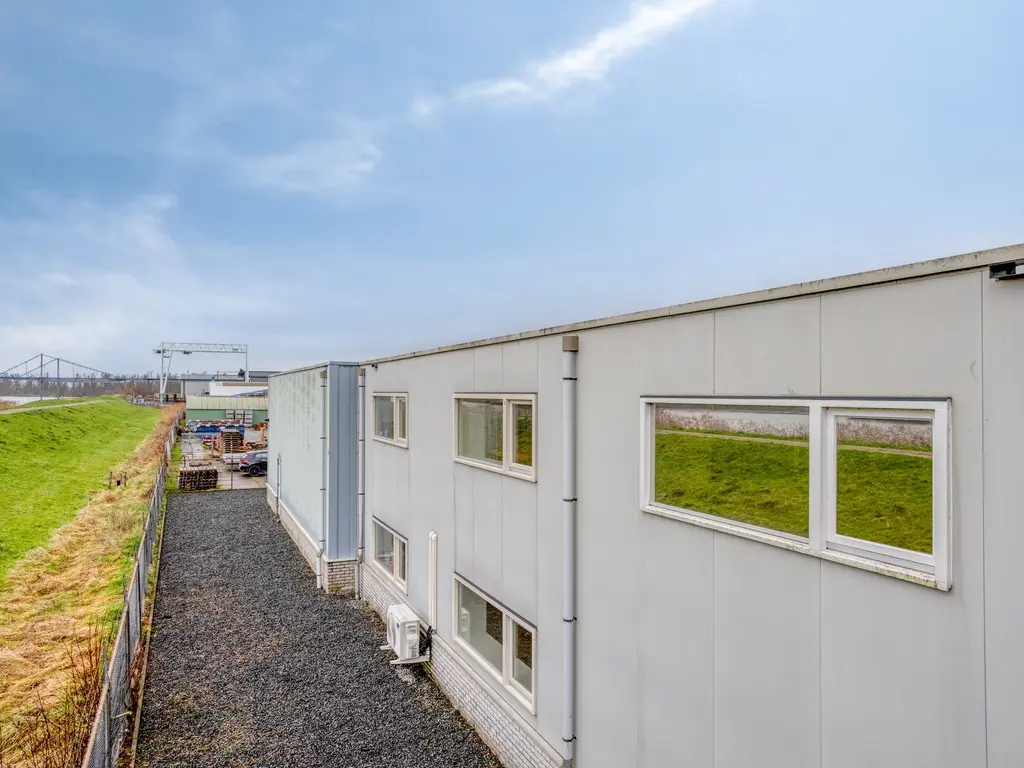 Brasem 26, Raamsdonksveer