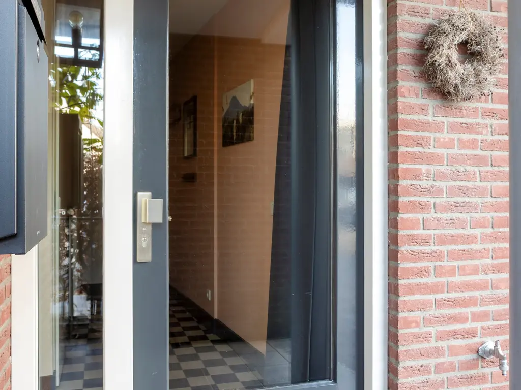 Middelmeede 24, Made