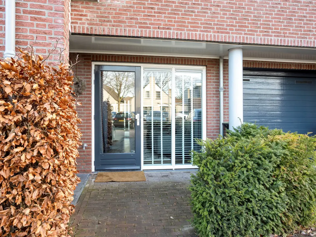 Middelmeede 24, Made