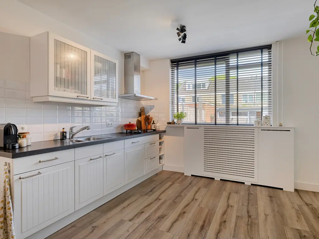 Zeestraat 82, Zevenbergen