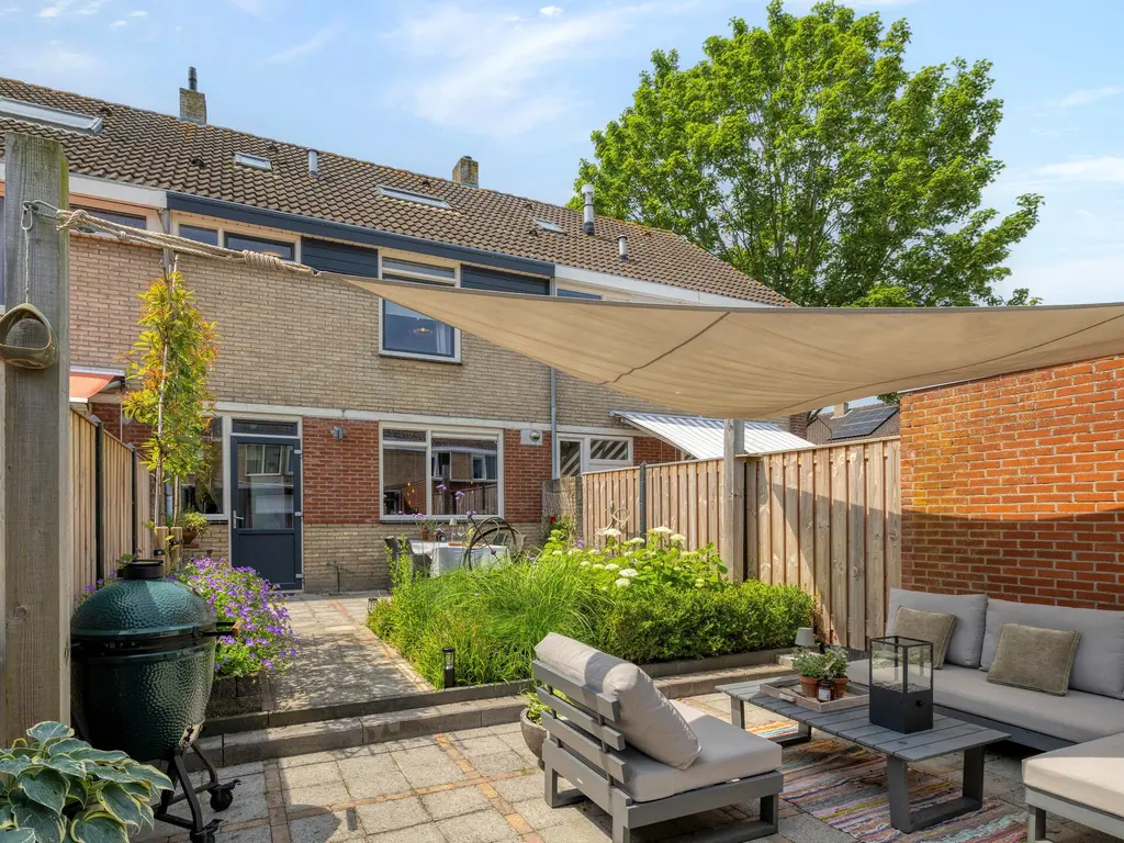 Zeestraat 82, Zevenbergen
