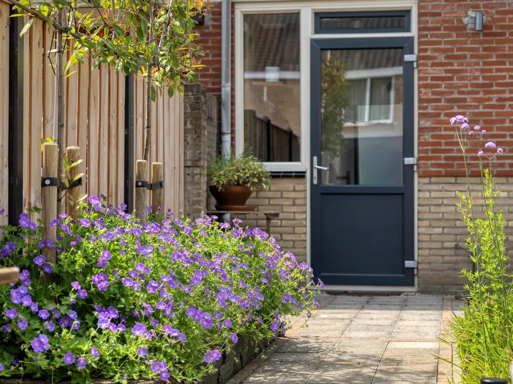 Zeestraat 82, Zevenbergen