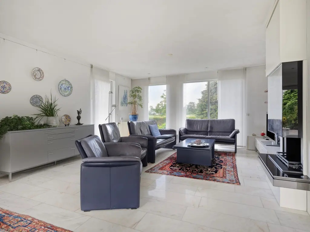 Veertels 6, Riel