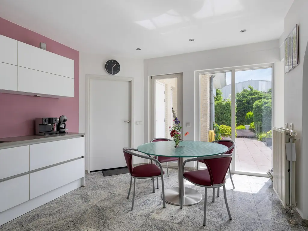Veertels 6, Riel
