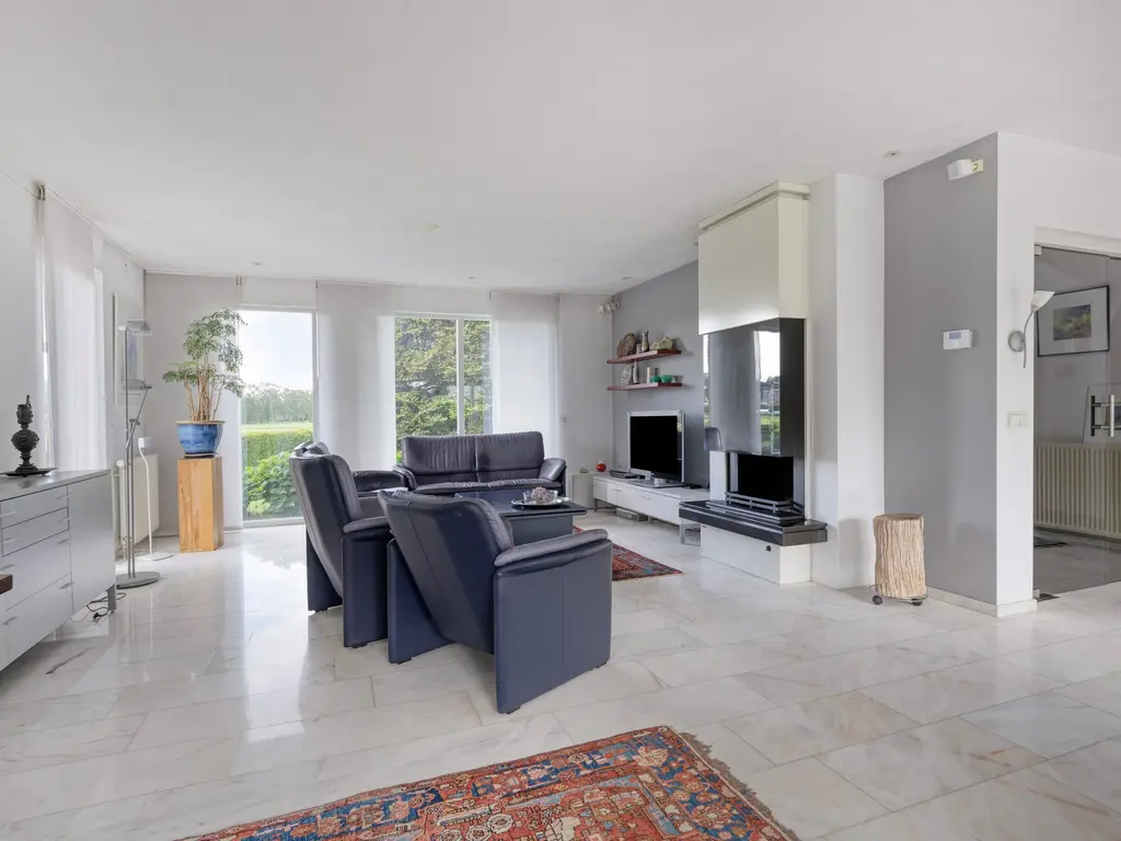 Veertels 6, Riel