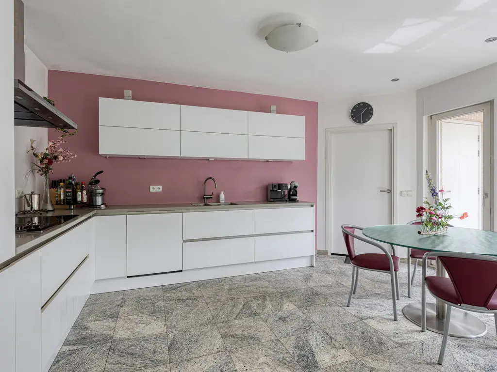 Veertels 6, Riel