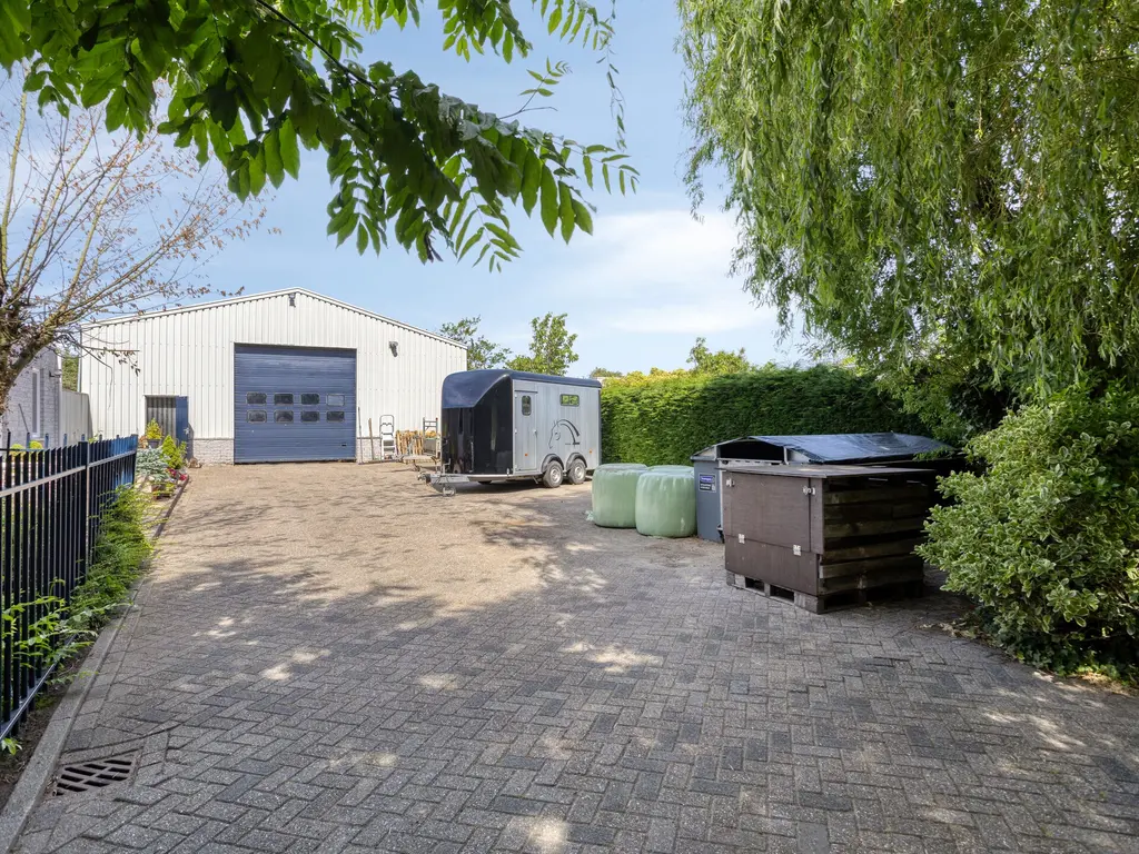 Huizersdijk 16, Zevenbergen