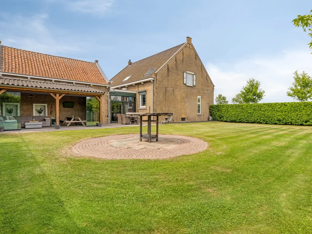 Tholenseweg 29, Halsteren