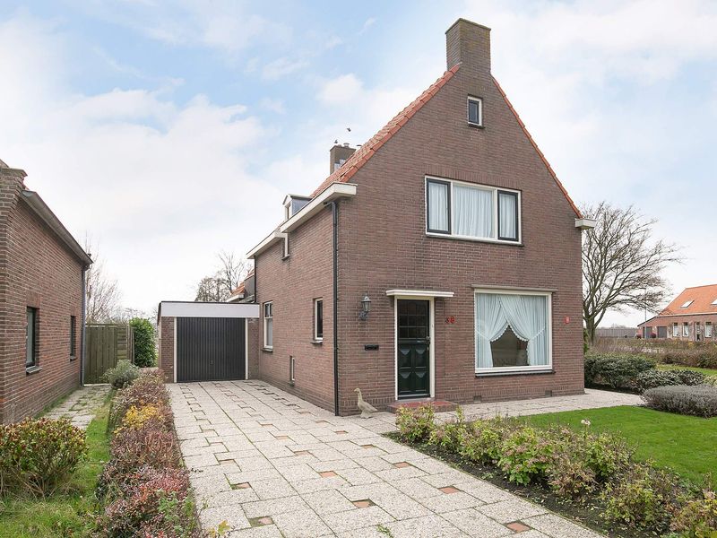 Burgemeester Lewestraat 38, Lewedorp