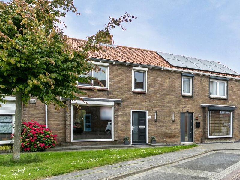 ten Houtenstraat 38, YERSEKE