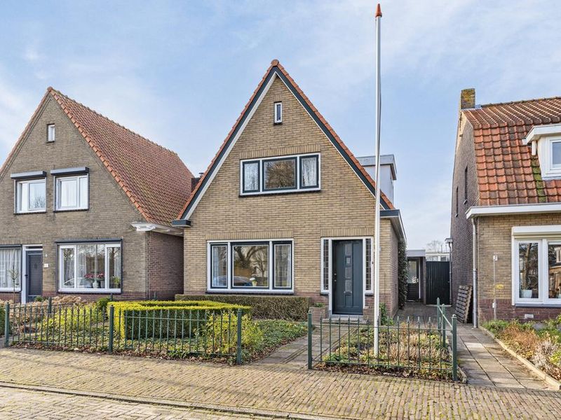 Oostkerkestraat 8, WOLPHAARTSDIJK