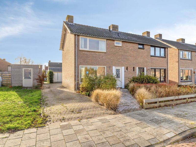 Deken Tomaslaan 32, 'S-HEERENHOEK