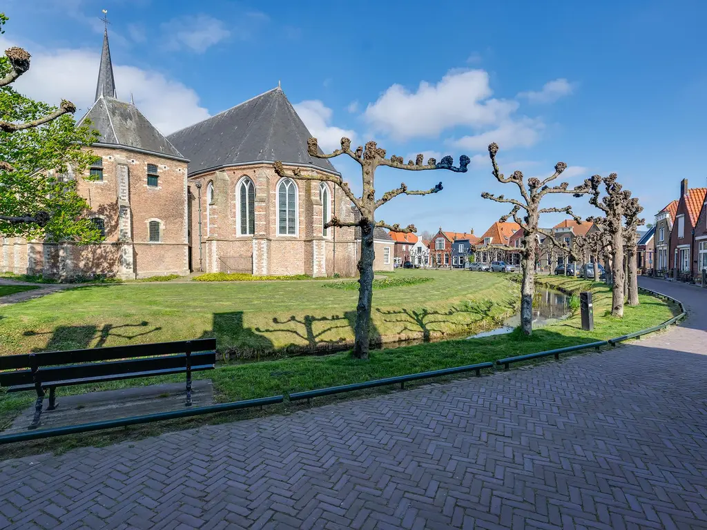 Ring 32, DREISCHOR
