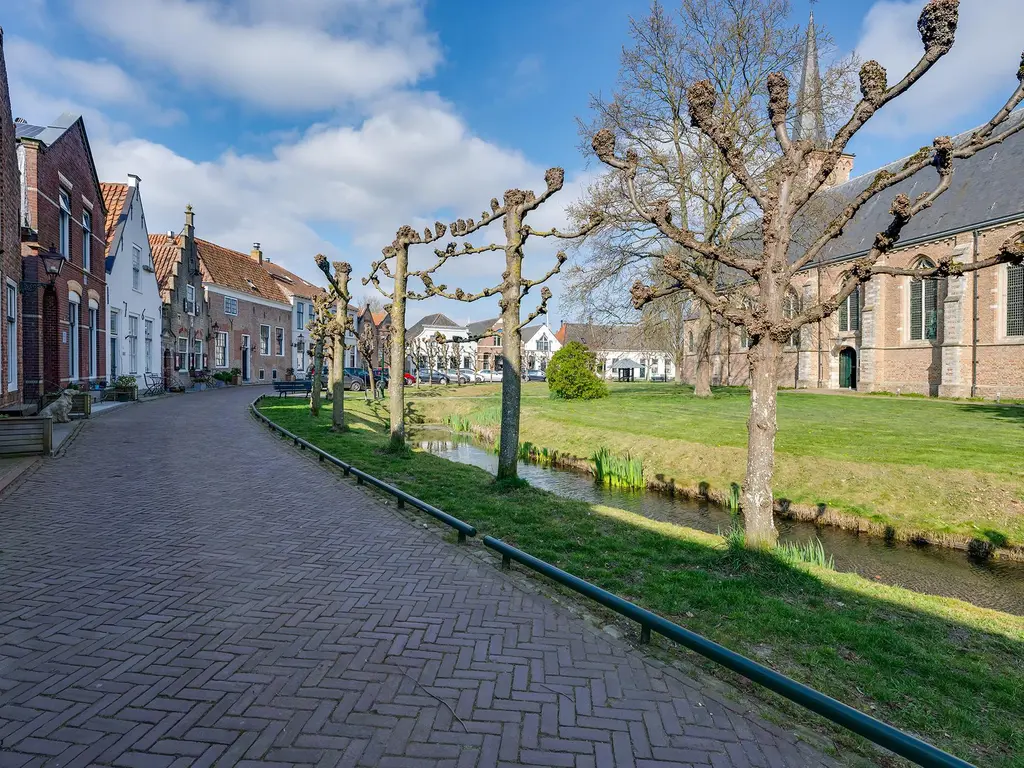 Ring 32, DREISCHOR