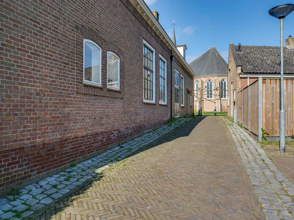 Ring 32, DREISCHOR