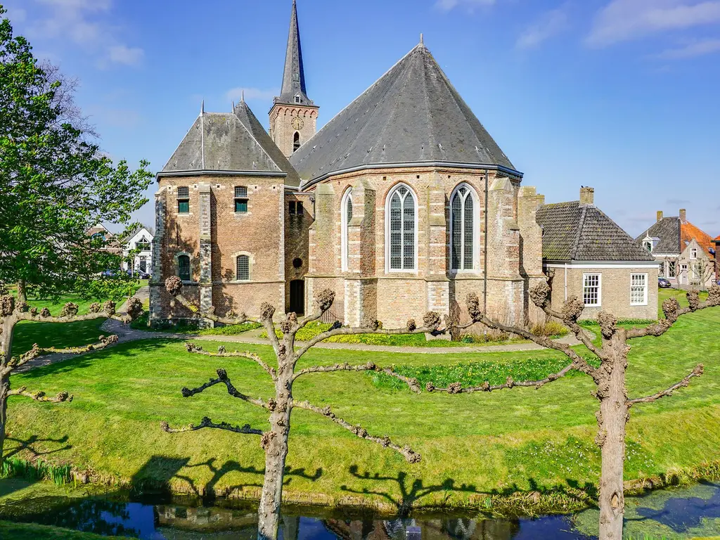 Ring 32, DREISCHOR