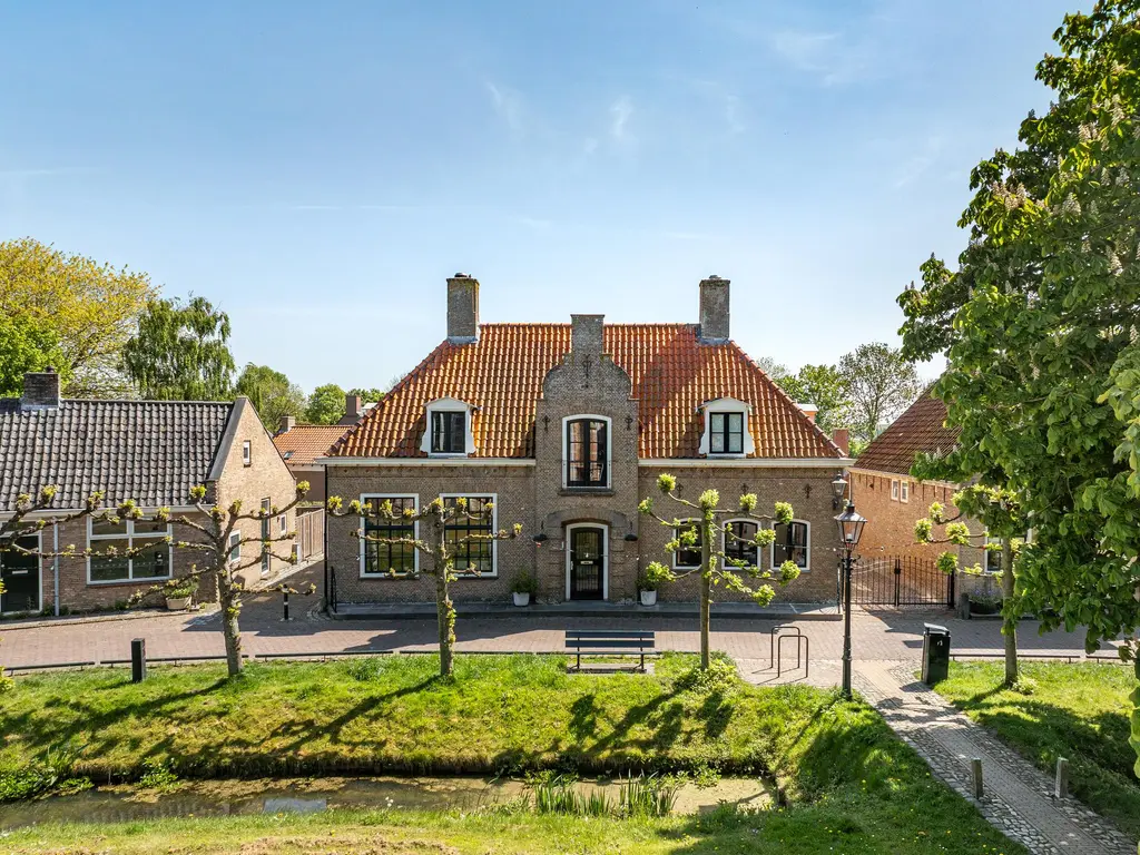 Ring 32, DREISCHOR