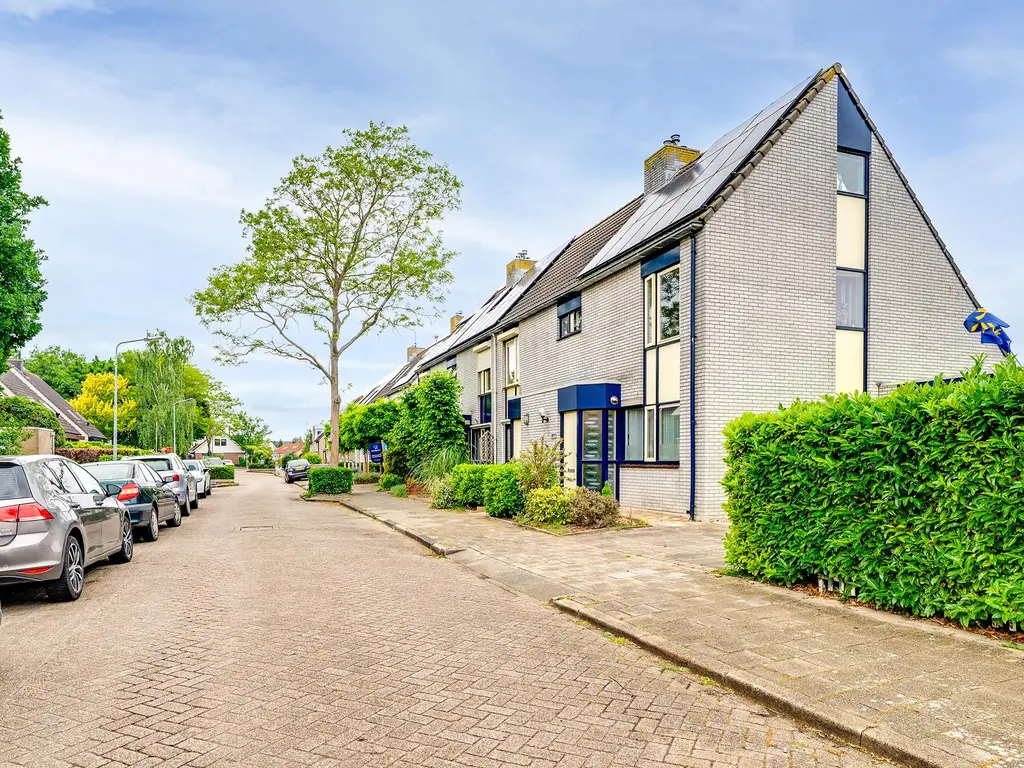Acacia 18, DIRKSLAND