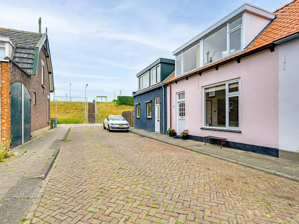 Julianastraat 3, DEN BOMMEL
