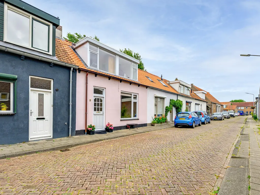 Julianastraat 3, DEN BOMMEL
